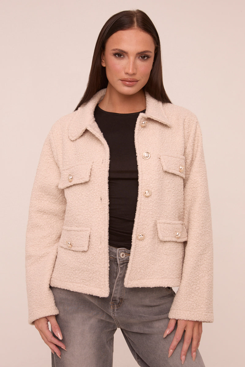 Chaqueta Corta con Bolsillos y Botones Decorativos para Mujer | Ideal para Temporadas Intermedias y Uso Diario