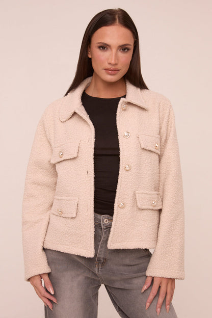 Chaqueta Corta con Bolsillos y Botones Decorativos para Mujer | Ideal para Temporadas Intermedias y Uso Diario