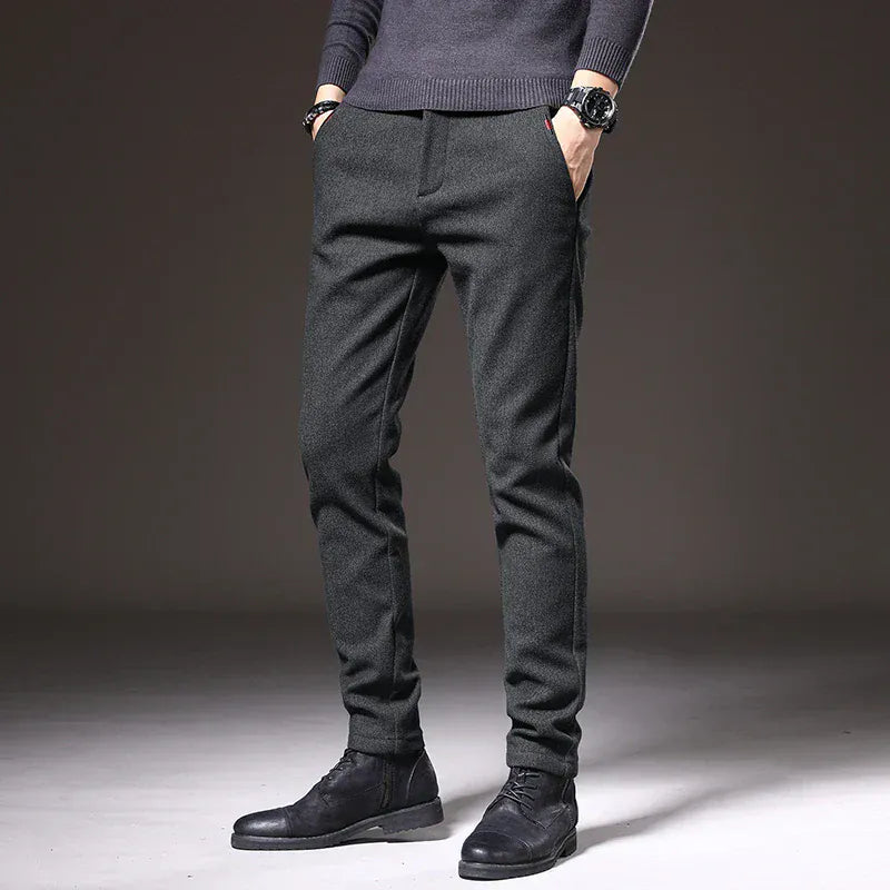 Pantalón Slim con Cinturón Integrado y Bolsillos Laterales para Hombre | Ideal para Uso Diario