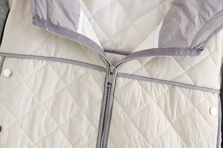 Chaqueta Acolchada con Capucha y Patrón de Rombos para Mujer en Tallas Grandes | Ideal para Invierno