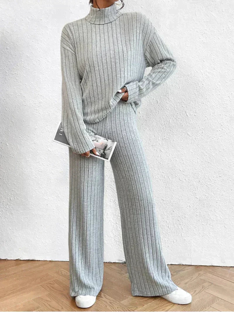 Conjunto de Dos Piezas con Cuello Alto para Mujer | Ideal para Uso Diario