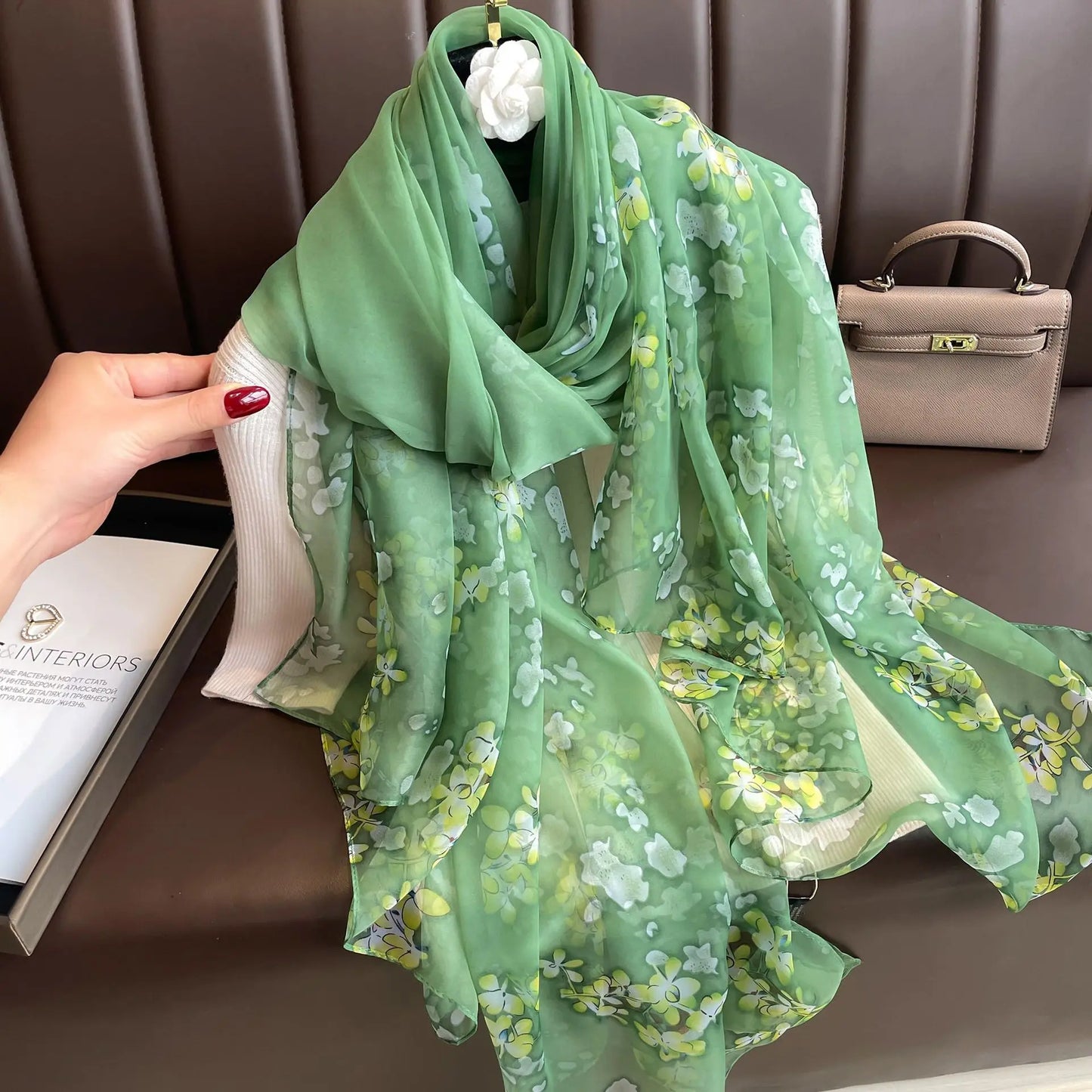 Pañuelo Largo con Estampado Paisajístico para Mujer | Ideal para Otoño e Invierno