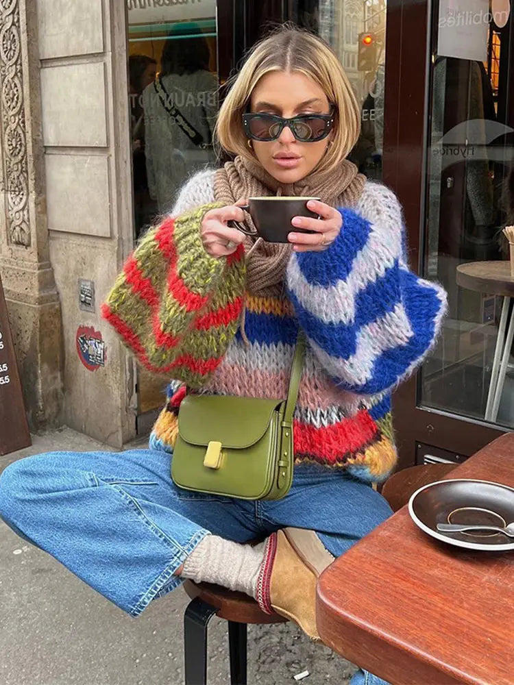 Jersey con Diseño Calado y Corte Amplio para Mujer | Ideal para Otoño e Invierno