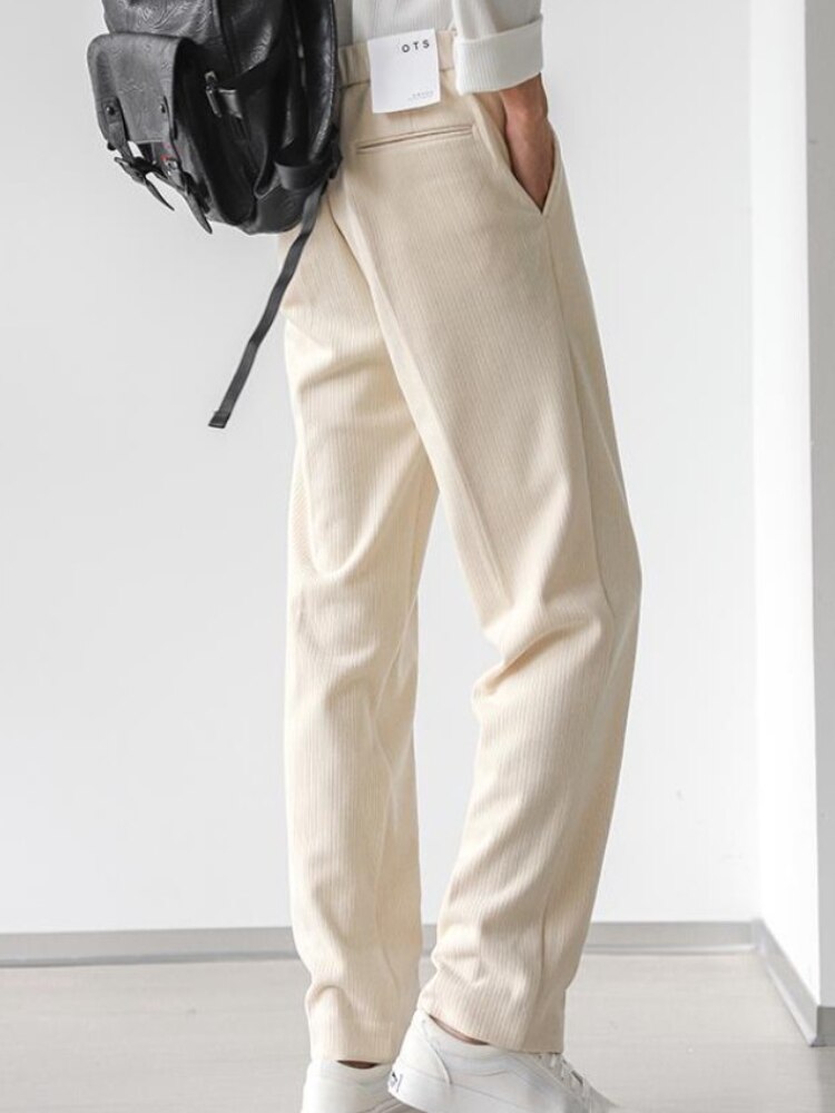 Pantalón Loose Fit con Bolsillos Laterales y Traseros para Hombre | Ideal para Contextos Formales e Informales
