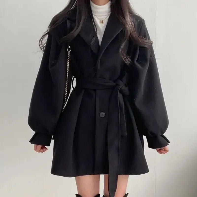 Trench Coat con Corte Oversize y Cinturón Ajustable para Mujer | Ideal para Uso Diario y Ocasiones Semi-Formales