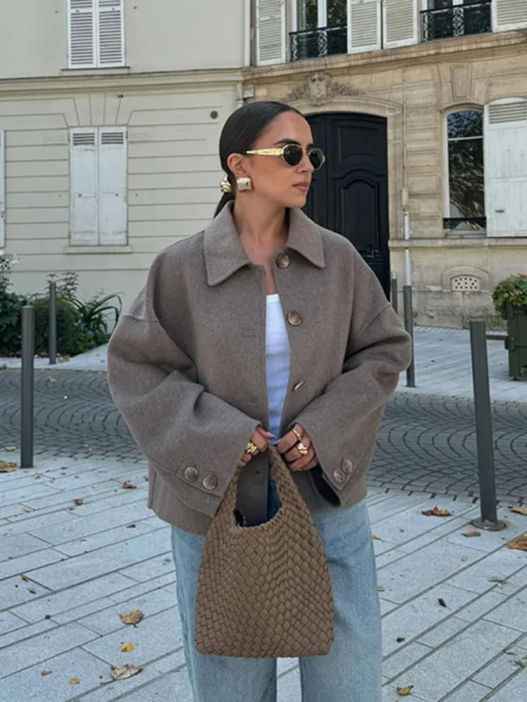 Chaqueta Oversize con Cuello Ancho y Cierre de Botones para Mujer | Uso Diario en Temporada Media