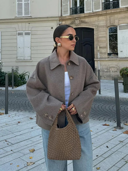 Chaqueta Oversize con Cuello Ancho y Cierre de Botones para Mujer | Uso Diario en Temporada Media
