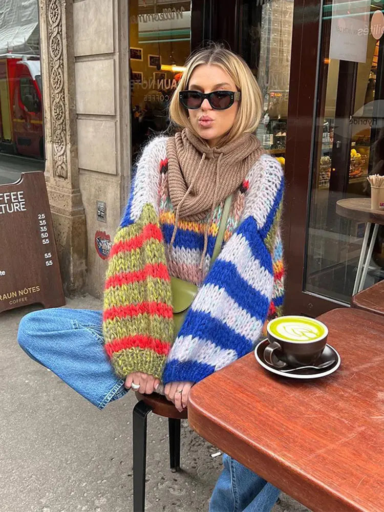 Jersey con Diseño Calado y Corte Amplio para Mujer | Ideal para Otoño e Invierno