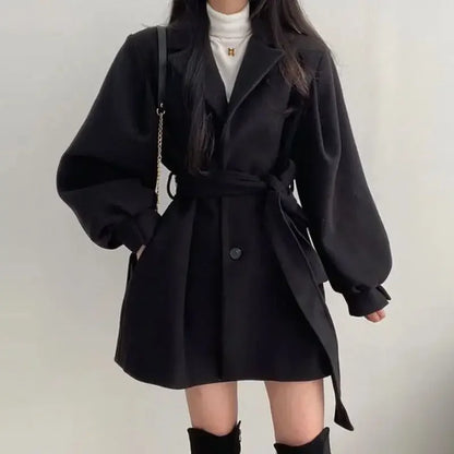 Trench Coat con Corte Oversize y Cinturón Ajustable para Mujer | Ideal para Uso Diario y Ocasiones Semi-Formales