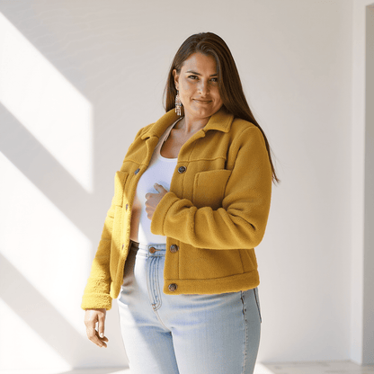 Abrigo con Botones Visibles y Corte Amplio para Mujer | Ideal para Uso Diario en Días Fríos