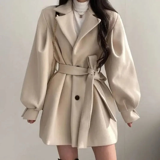 Trench Coat con Corte Oversize y Cinturón Ajustable para Mujer | Ideal para Uso Diario y Ocasiones Semi-Formales