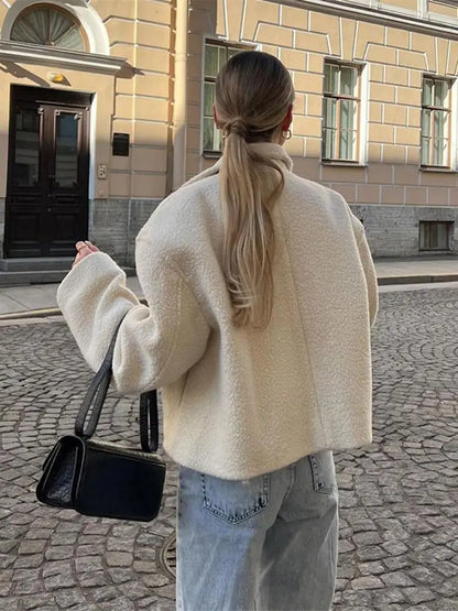Chaqueta Corta con Diseño Funcional para Mujer | Ideal para Otoño e Invierno