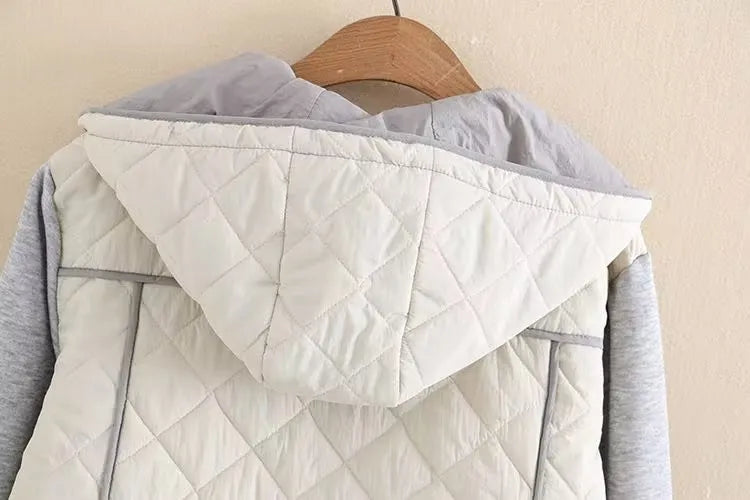 Chaqueta Acolchada con Capucha y Patrón de Rombos para Mujer en Tallas Grandes | Ideal para Invierno