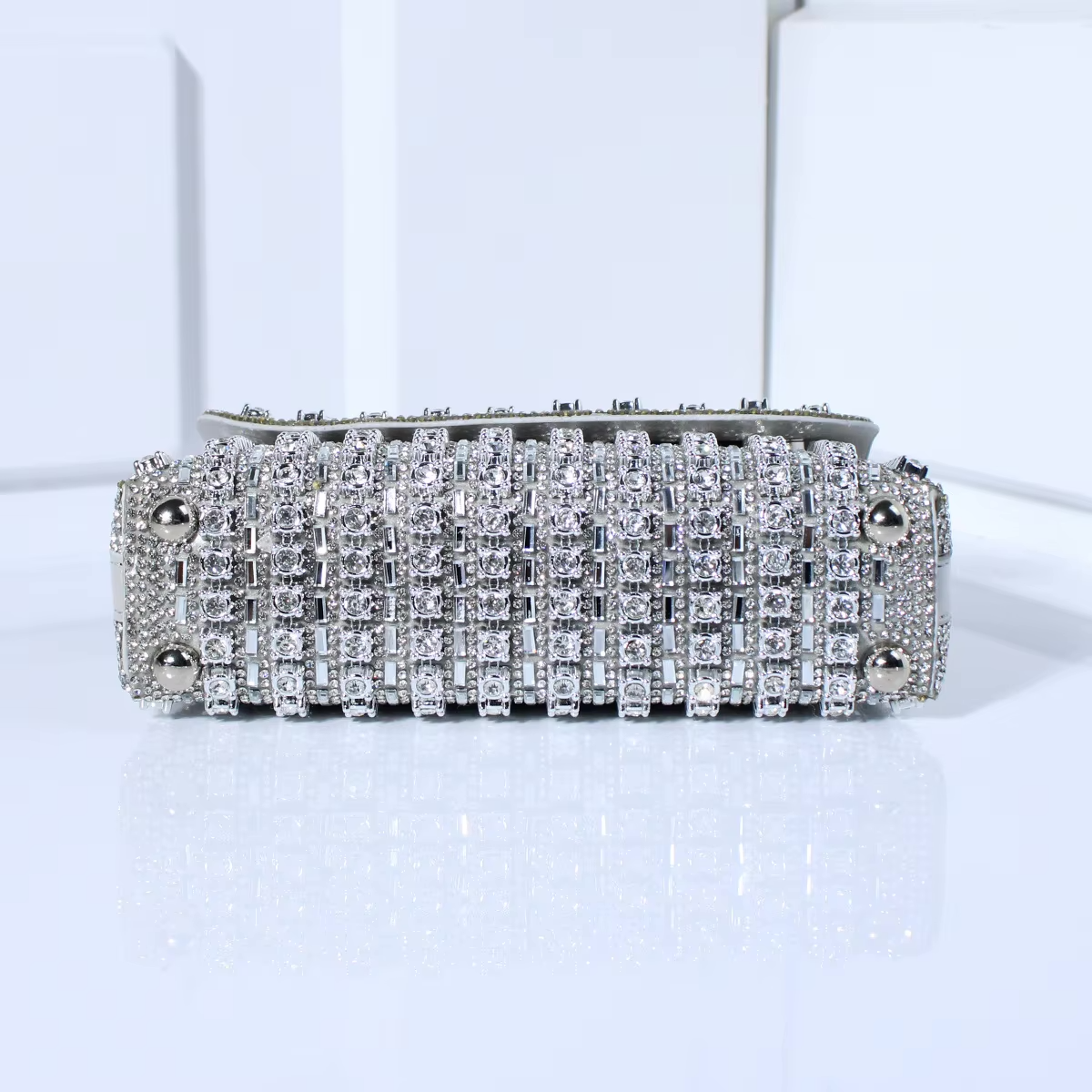Mini Bolso con Compartimento Compacto y Cierre Magnético para Mujer | Ideal para Salidas o Eventos