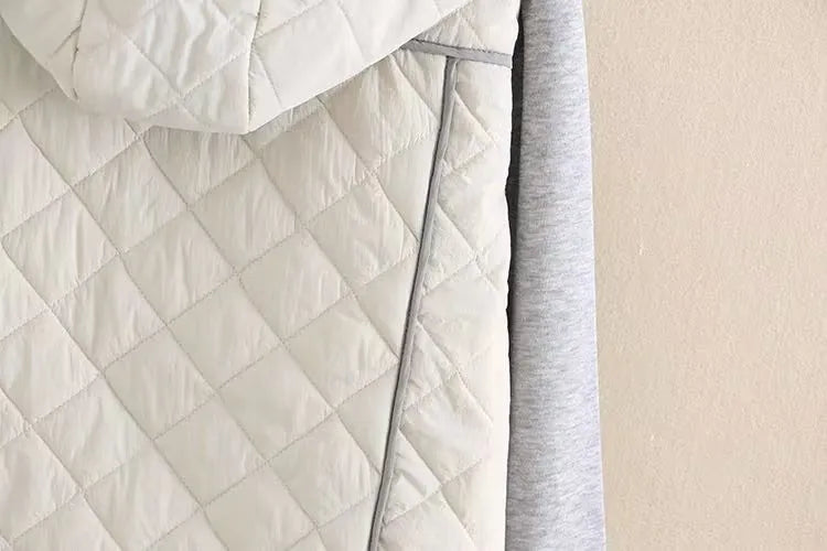 Chaqueta Acolchada con Capucha y Patrón de Rombos para Mujer en Tallas Grandes | Ideal para Invierno
