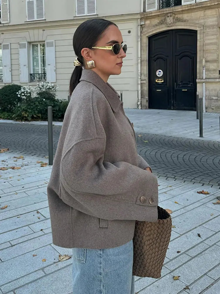 Chaqueta Oversize con Cuello Ancho y Cierre de Botones para Mujer | Uso Diario en Temporada Media