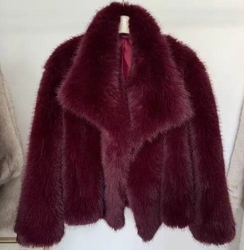 Abrigo Voluminoso con Diseño Amplio para Mujer | Ideal para Temporada de Invierno