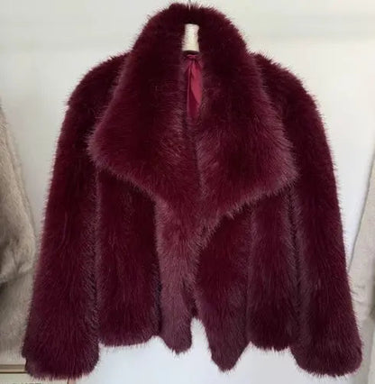 Abrigo Voluminoso con Diseño Amplio para Mujer | Ideal para Temporada de Invierno