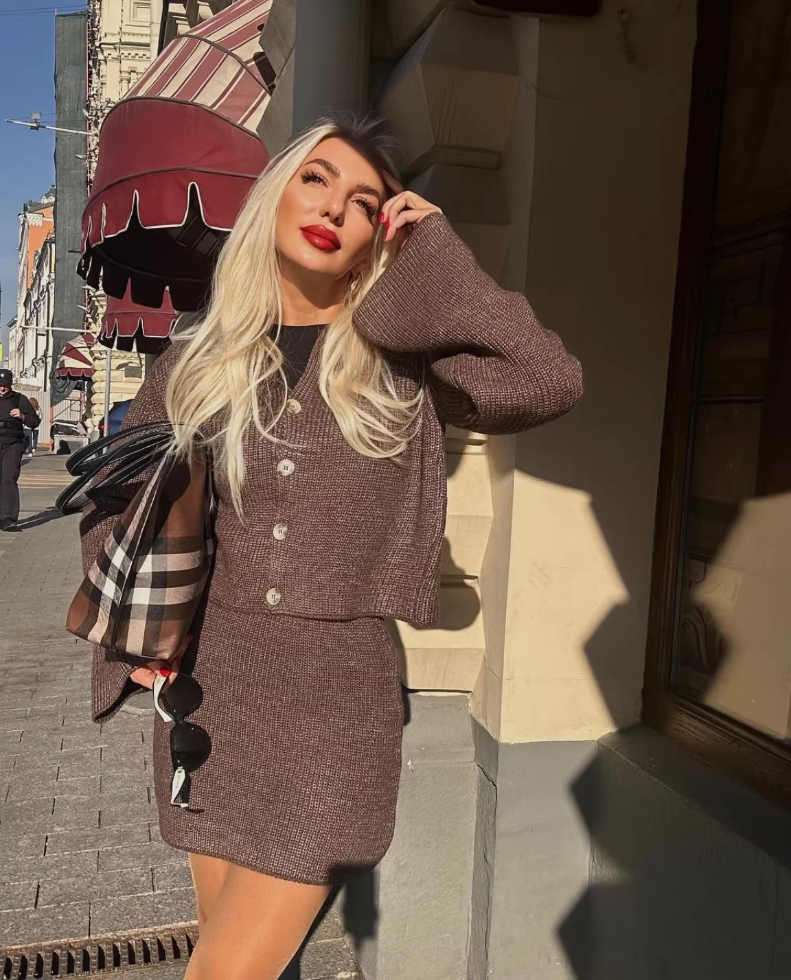 Conjunto de Dos Piezas Ajustado con Cárdigan y Falda para Mujer | Ideal para Uso Diario