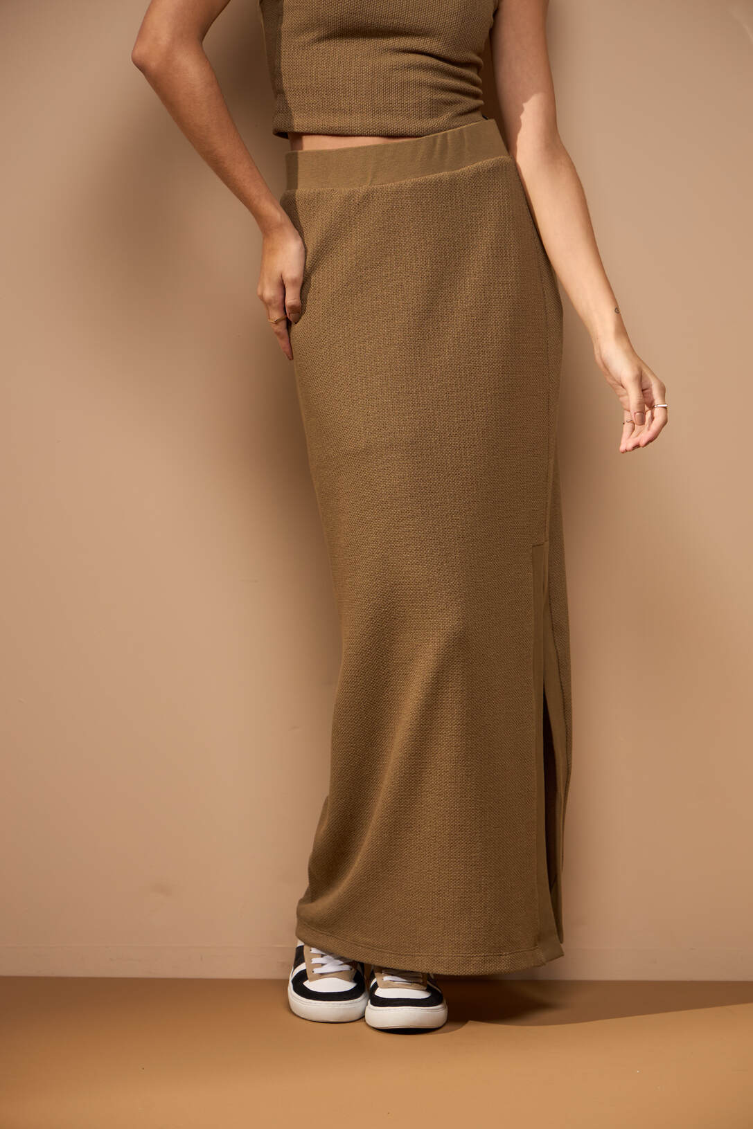 Falda Midi de Corte Recto con Abertura Lateral para Mujer | Ideal para Diferentes Ocasiones