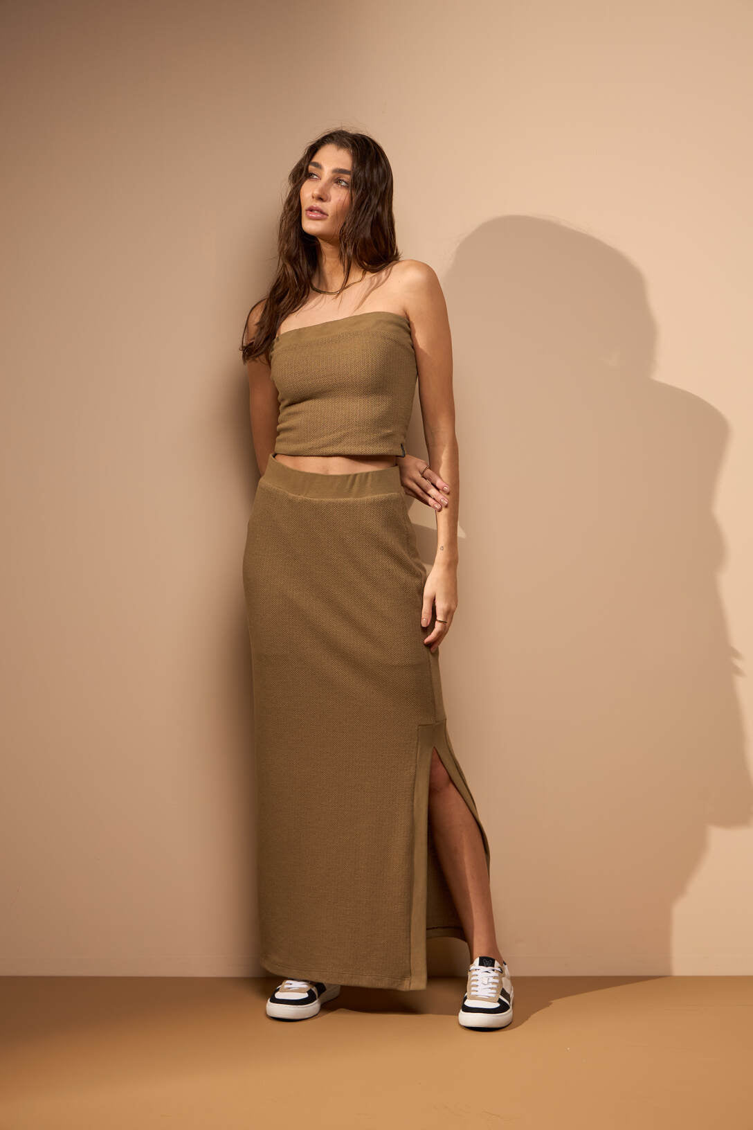 Falda Midi de Corte Recto con Abertura Lateral para Mujer | Ideal para Diferentes Ocasiones