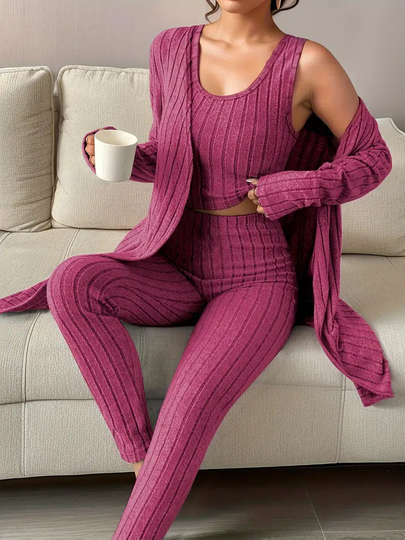 Conjunto de Tres Piezas con Ajuste Ceñido para Mujer | Ideal para Uso en el Hogar