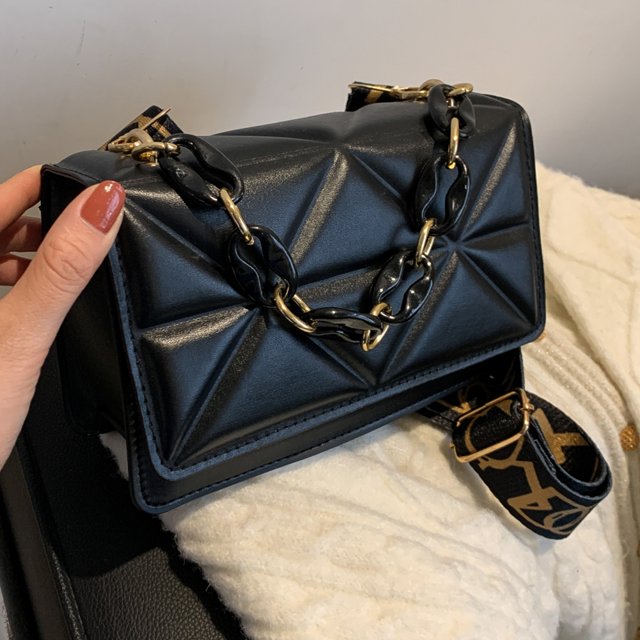 Bolso de Mano Acolchado con Cierre de Solapa para Mujer | Ideal para Uso Diario y Salidas