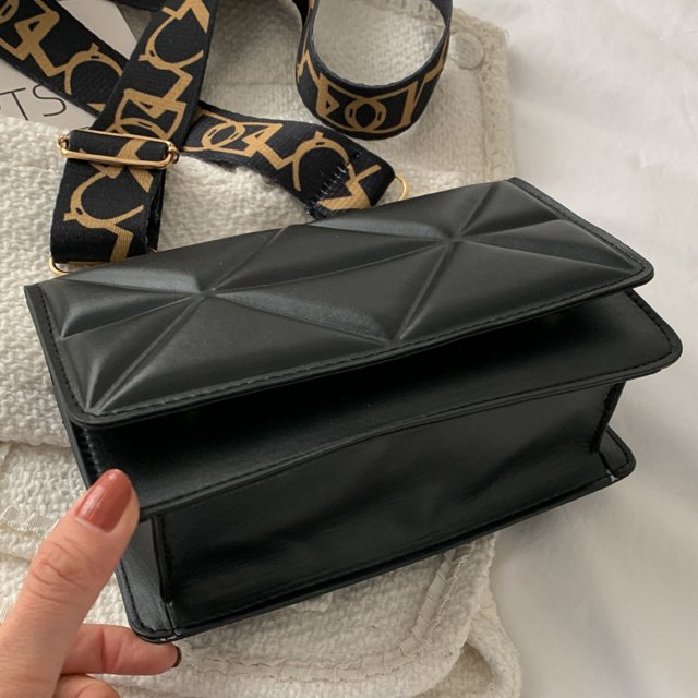 Bolso de Mano Acolchado con Cierre de Solapa para Mujer | Ideal para Uso Diario y Salidas