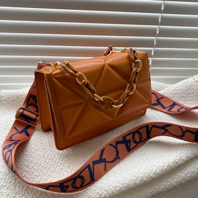 Bolso de Mano Acolchado con Cierre de Solapa para Mujer | Ideal para Uso Diario y Salidas