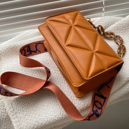 Bolso de Mano Acolchado con Cierre de Solapa para Mujer | Ideal para Uso Diario y Salidas