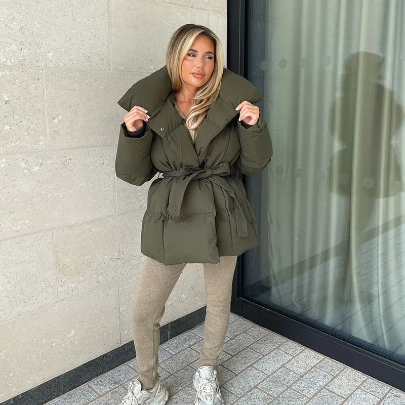 Abrigo de Invierno con Cierre Frontal y Largo Medio para Mujer | Ideal para Uso Diario en Temporadas Frías