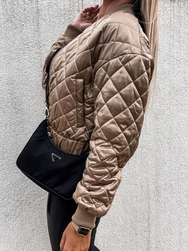 Chaqueta Puffer Corta Para Mujer con Cierre Frontal y Bolsillos | Ideal Para Uso Diario en Temporada Fría