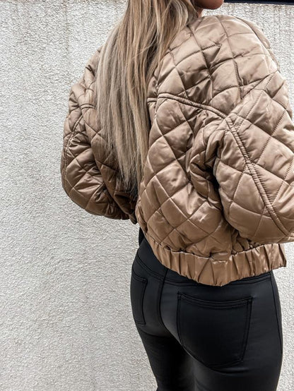 Chaqueta Puffer Corta Para Mujer con Cierre Frontal y Bolsillos | Ideal Para Uso Diario en Temporada Fría