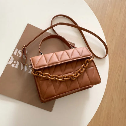 Bolso Estructurado Con Relleno Gráfico Y Cadena Para Mujer | Ideal Para Uso Diario O Salidas Urbanas