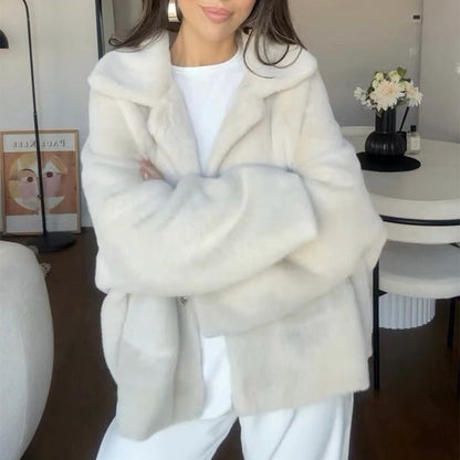 Abrigo Largo con Corte Amplio y Cuello de Solapa para Mujer | Ideal para Temporada Invernal