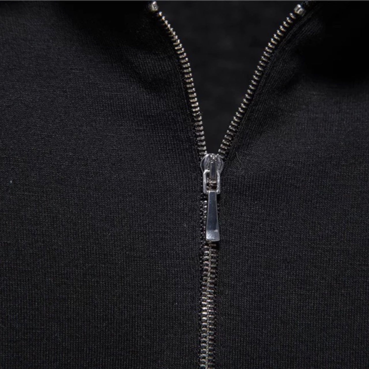 Camisa de Hombre con Cremallera Frontal para Uso Diario | Ideal para Entornos Informales o Semi-Formales