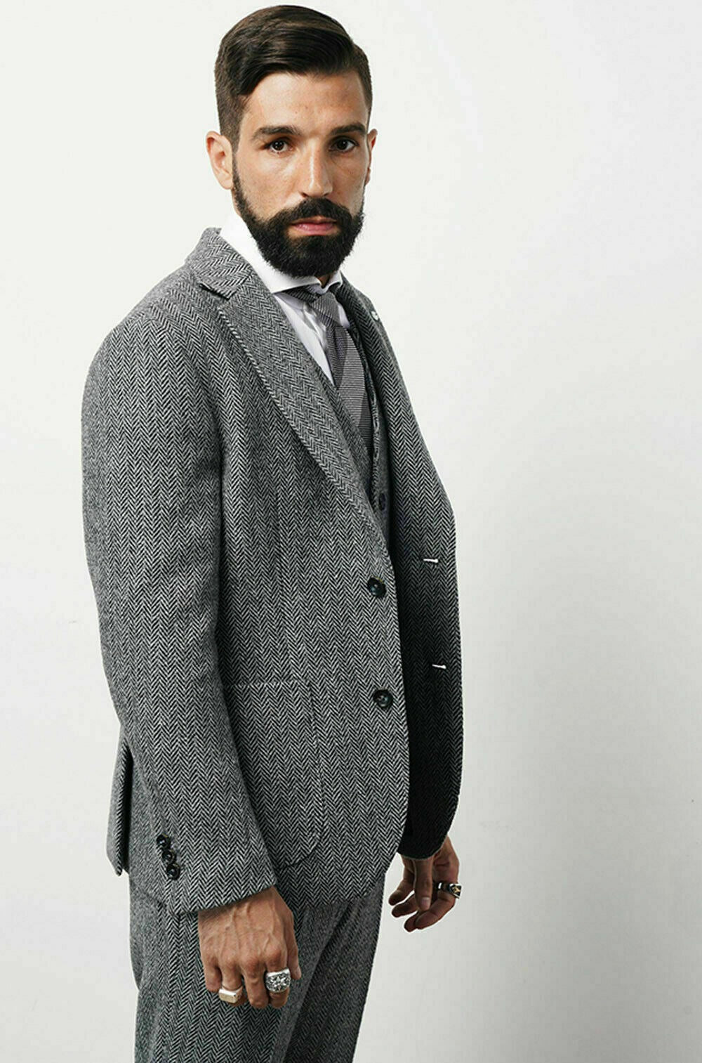 Traje de Tres Piezas con Chaleco Coordinado para Hombre | Ideal para Eventos Formales y Profesionales