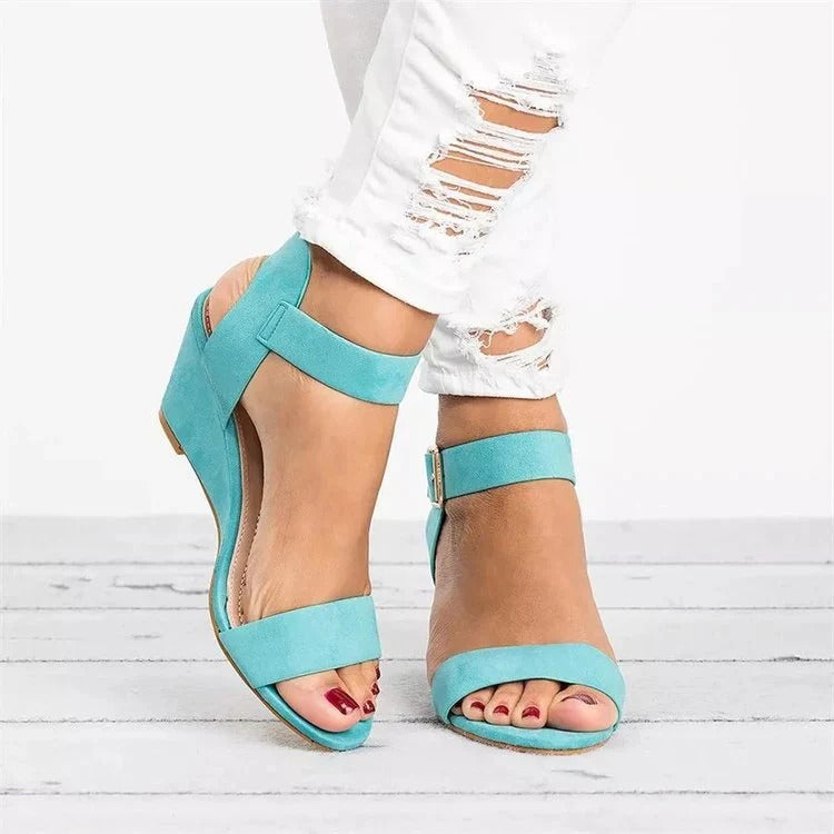 Sandalias Compensadas con Hebilla para Mujer | Ideales para Uso Diario en Climas Cálidos