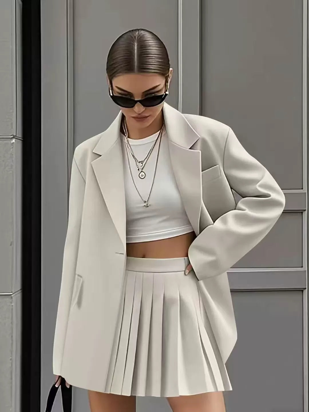 Conjunto de Dos Piezas con Blazer Amplio y Falda Plisada para Mujer | Ideal para Primavera y Verano