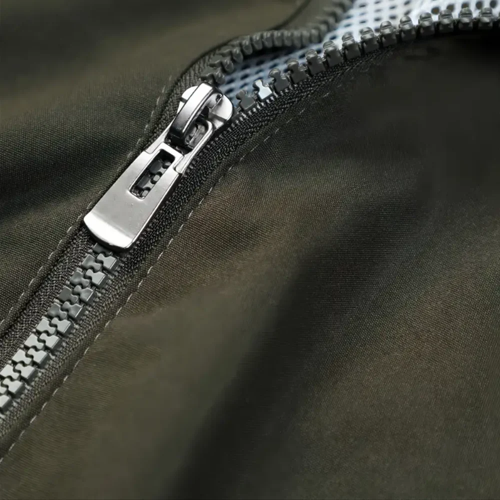 Chaqueta Varsity Con Cierre De Cremallera Frontal Y Bolsillos Funcionales Para Hombres | Ideal Para Uso Diario