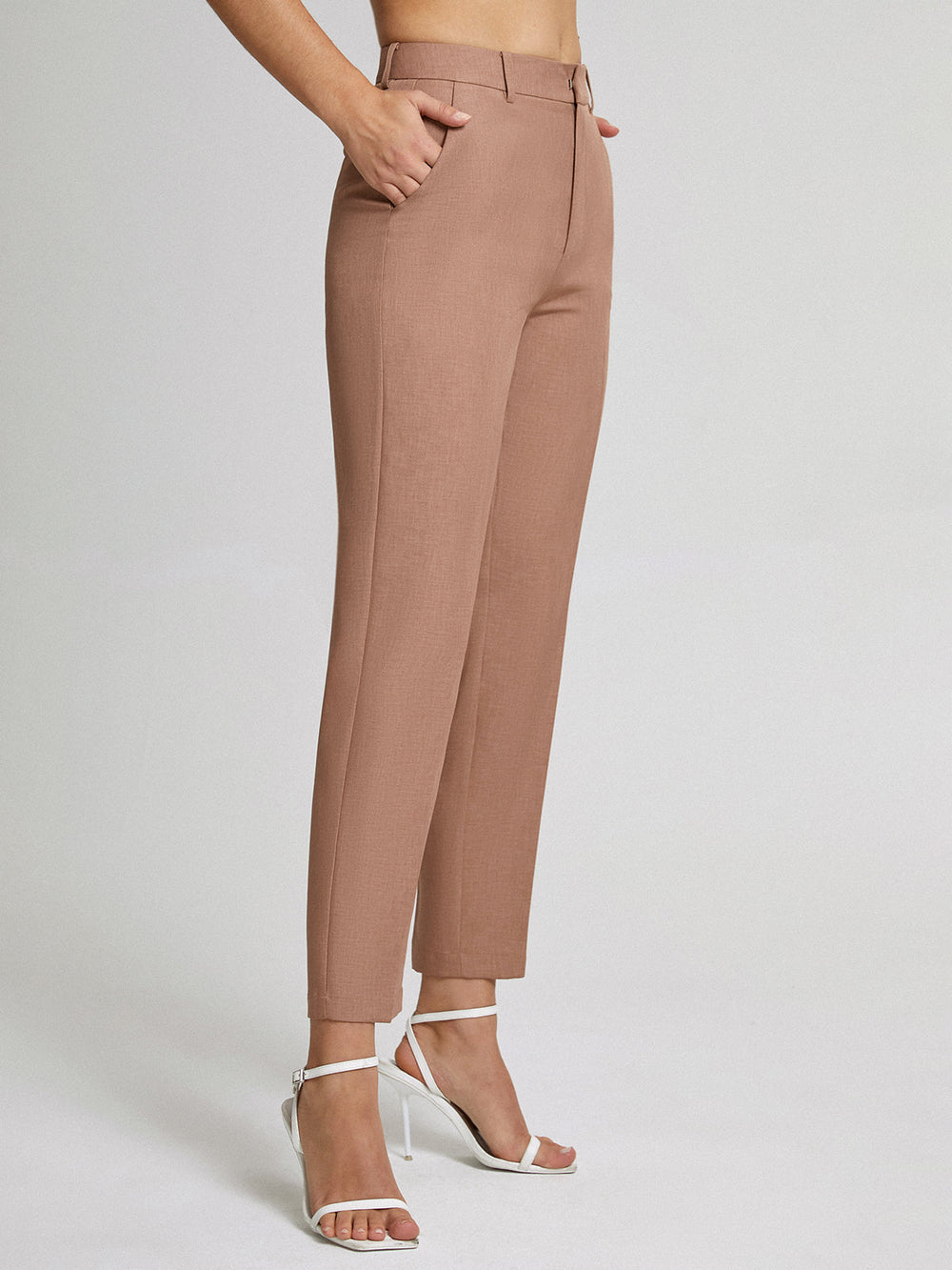 Pantalón Corto con Tiro Alto y Corte Recto para Mujer | Ideal para Uso Diario y Ocasiones