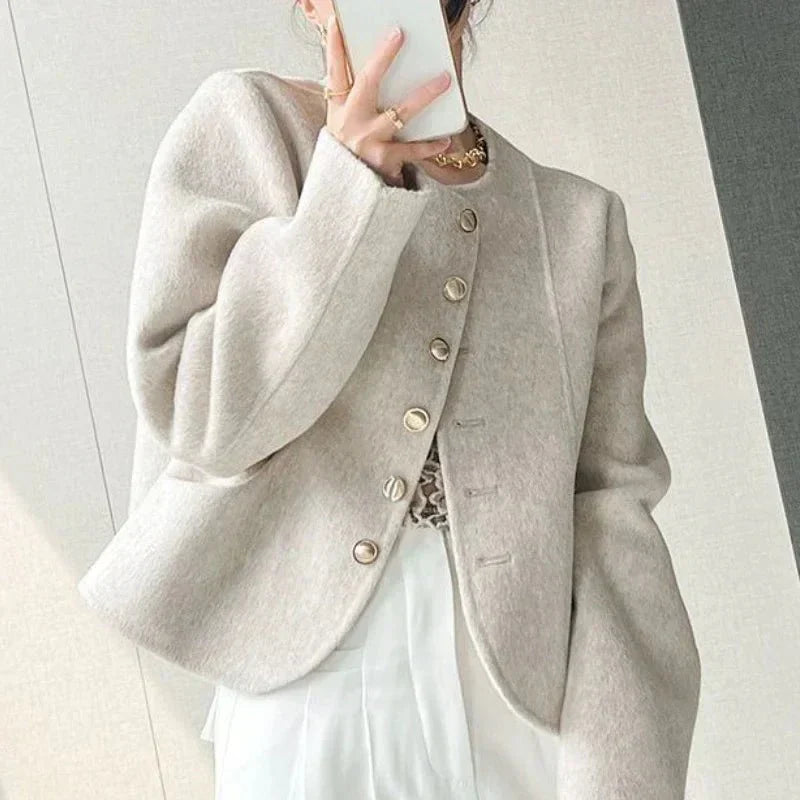 Blazer con Corte Ajustado y Estructura Definida para Personas Adultas | Ideal para Uso Profesional y Diario