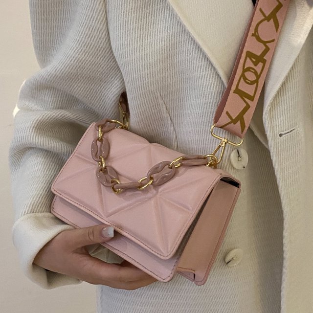 Bolso de Mano Acolchado con Cierre de Solapa para Mujer | Ideal para Uso Diario y Salidas