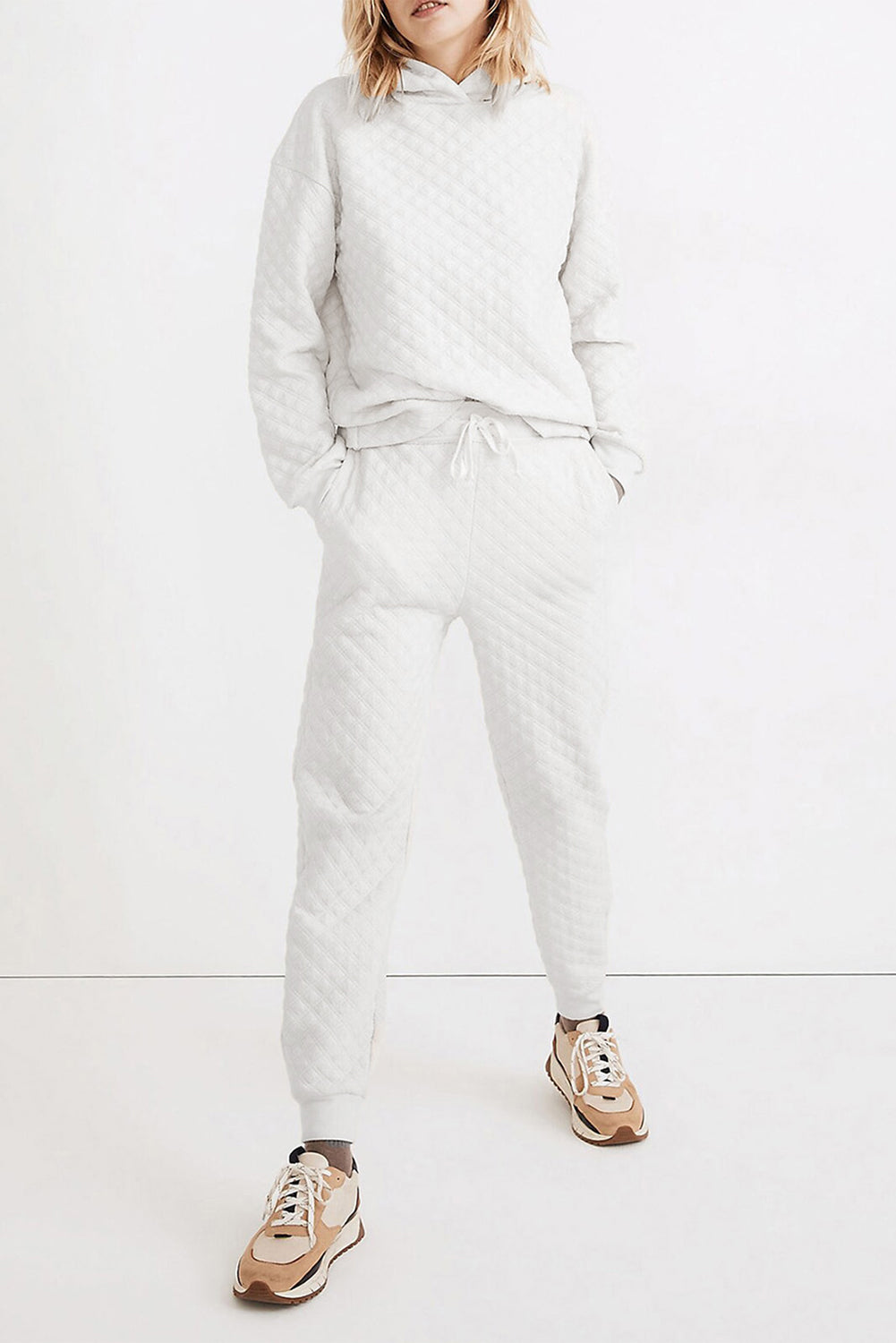 Conjunto de Hoodie y Pantalón Jogger de Corte Amplio para Mujer | Ideal para Uso Diario y Momentos de Descanso